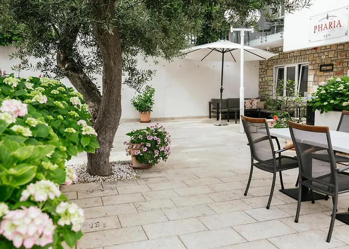 شقة فندقية Pharia And - By The هفار