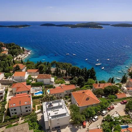Appart hôtel Pharia And - By The Hvar Town