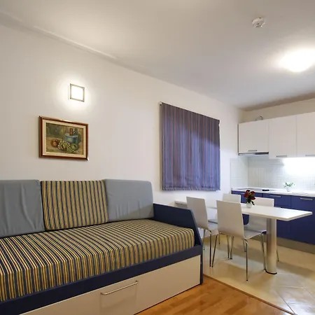 Pharia And - By The アパートホテル