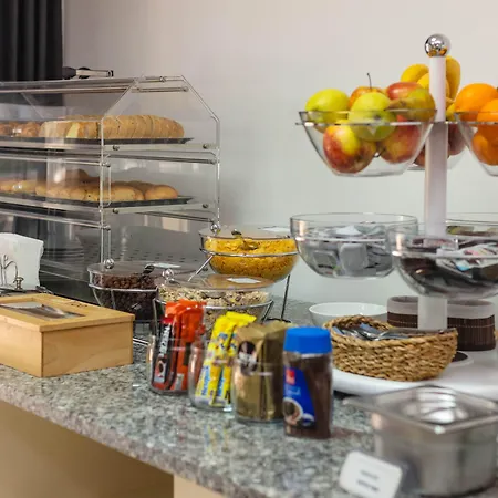 アパートホテル Pharia And - By The フヴァル