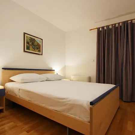 Pharia And - By The アパートホテル フヴァル