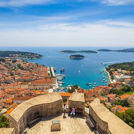 Pharia And - By The アパートホテル フヴァル