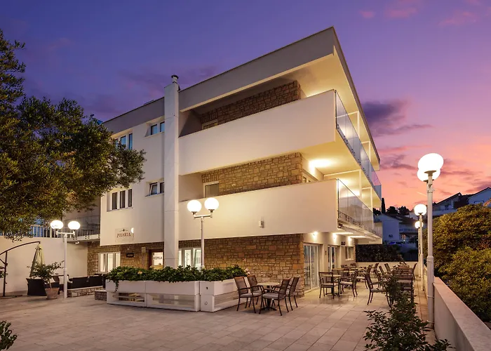 Aparthotel Pharia And - By The Hvar Town