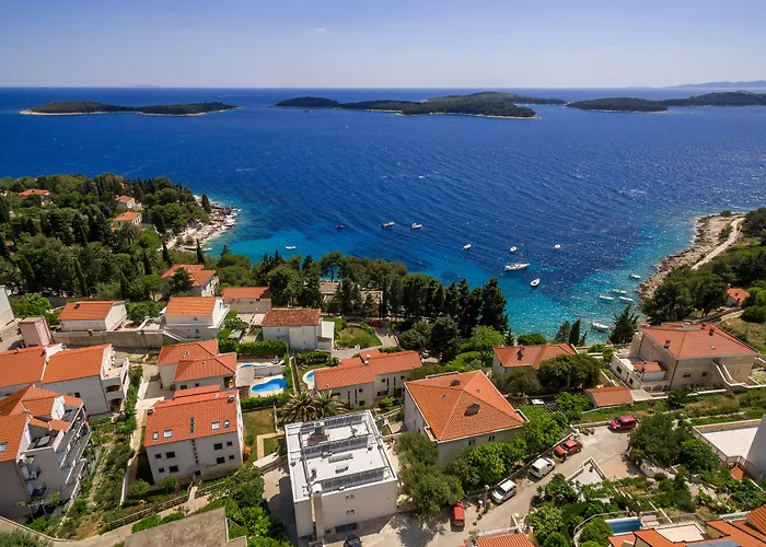 Lejlighedshotel Pharia And - By The Hvar Town