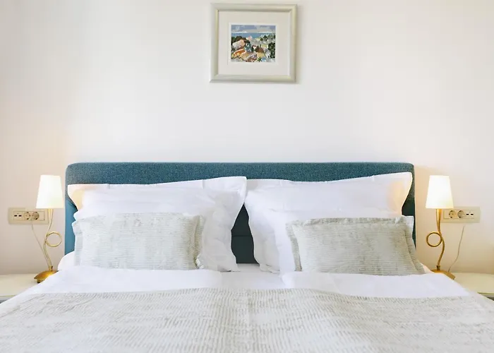 Aparthotel Pharia And - By The 3*