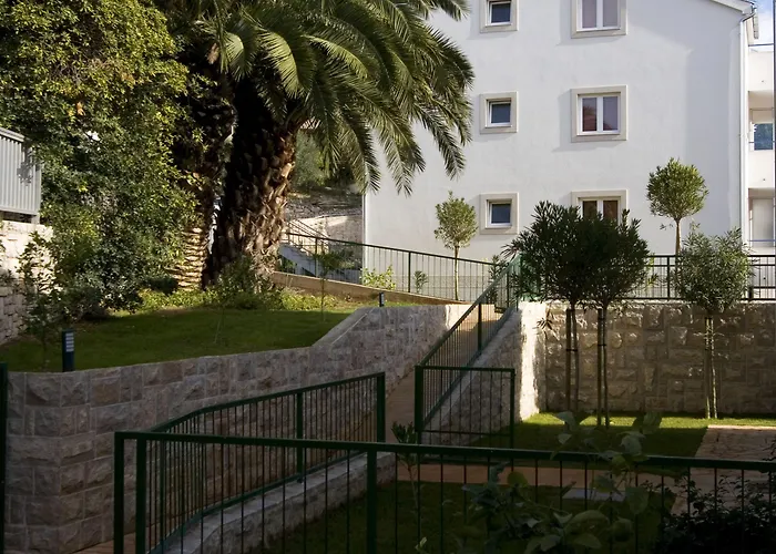 Aparthotel Pharia And - By The 3*