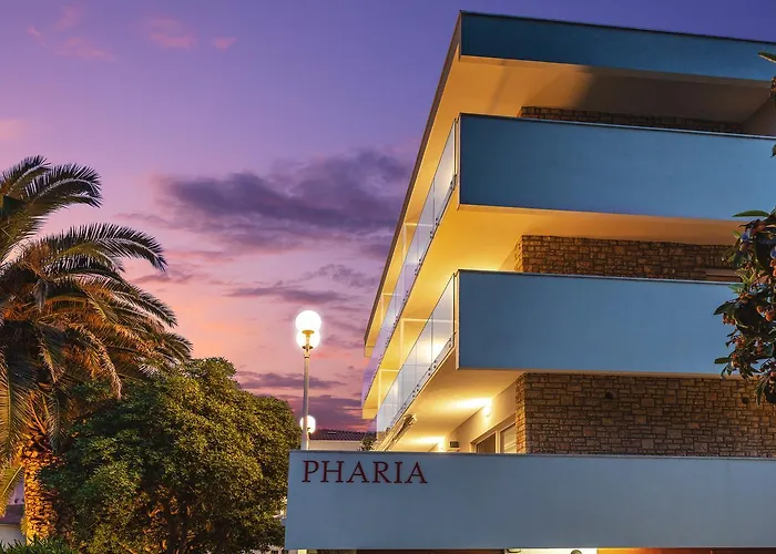 Aparthotel Pharia And - By The 3*