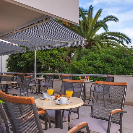 Pharia And - By The Aparthotel