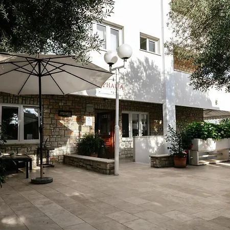 Pharia And - By The Aparthotel 3*