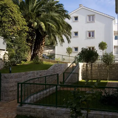 Aparthotel Pharia And - By The 3*